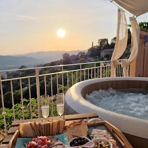 https://vetulonia-romantica.it-tuscanyhotel.com