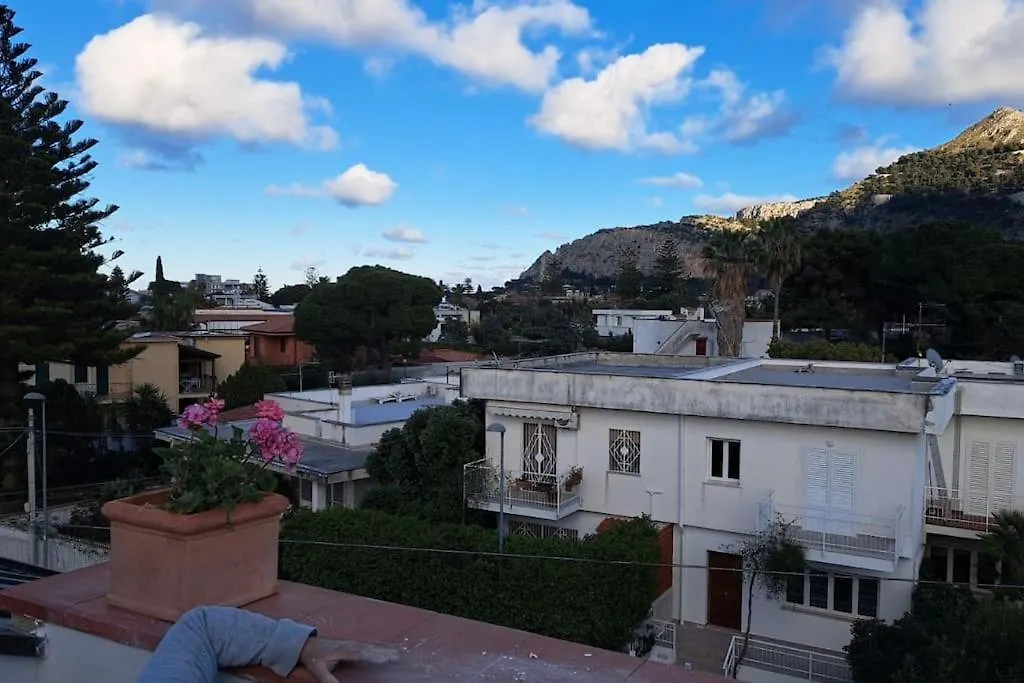 Mansarda Beach Mondello Palermo Apartment