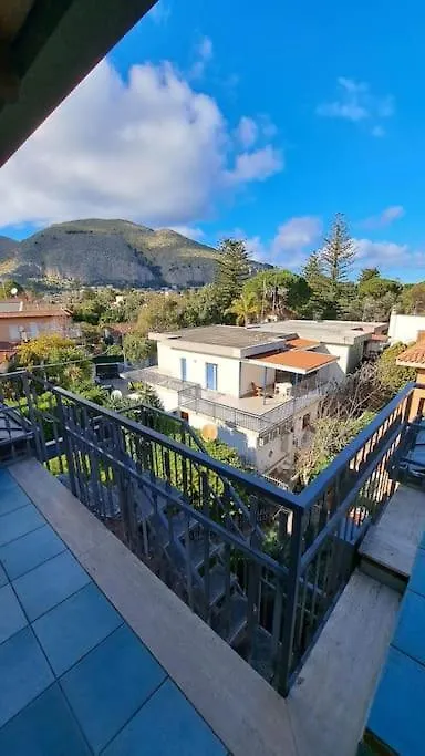 Mansarda Beach Mondello Palermo Apartment